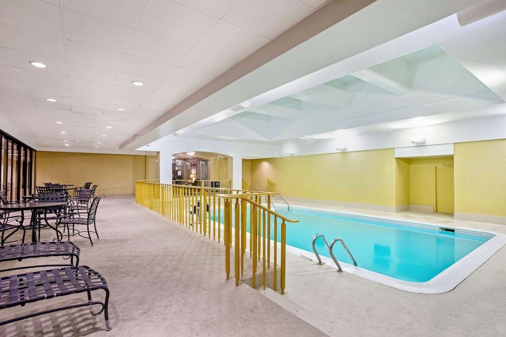 La Quinta By Wyndham Stamford / New York City Exterior foto
