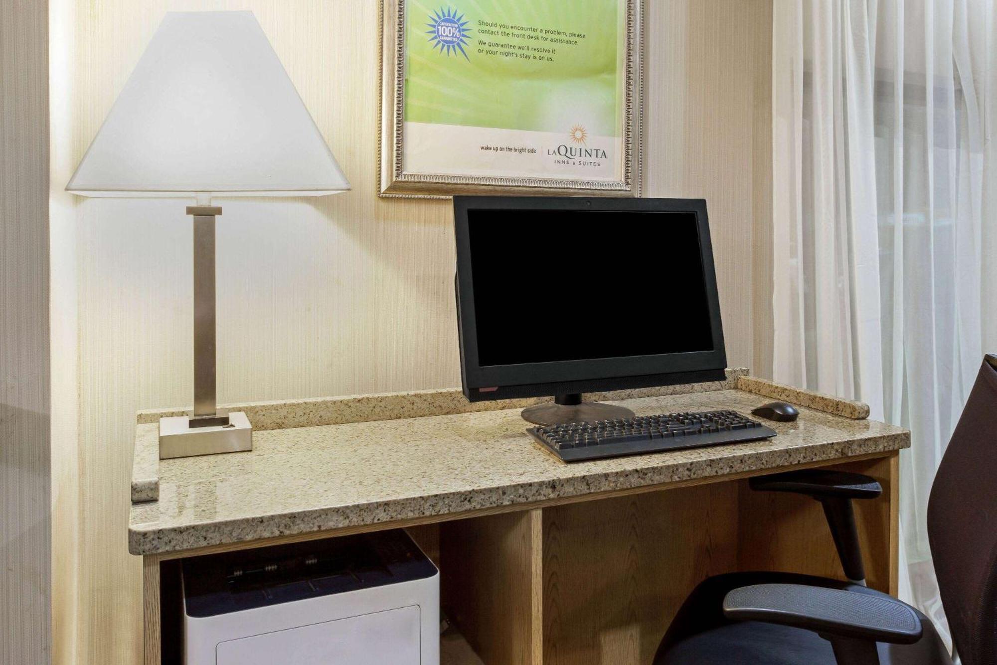 La Quinta By Wyndham Stamford / New York City Exterior foto